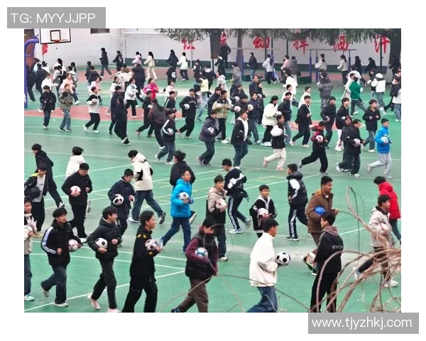 强普足球:探索足球运动的普及与发展之路,助力全民健身新风尚 强普足球:探索足球运动的普及与发展之路,助力全民健身新风尚