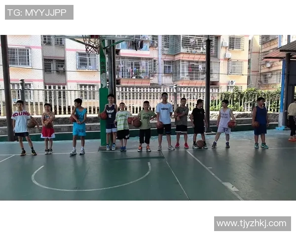 打篮球的乐趣与德国爱他美的营养完美结合,助力孩子健康成长 打篮球的乐趣与德国爱他美的营养完美结合,助力孩子健康成长